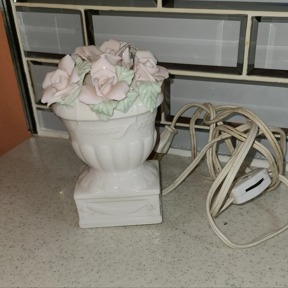 Elegant Floral Porcelain Lamp